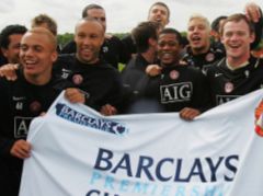 Manchester United Win The Premier Ship Cup